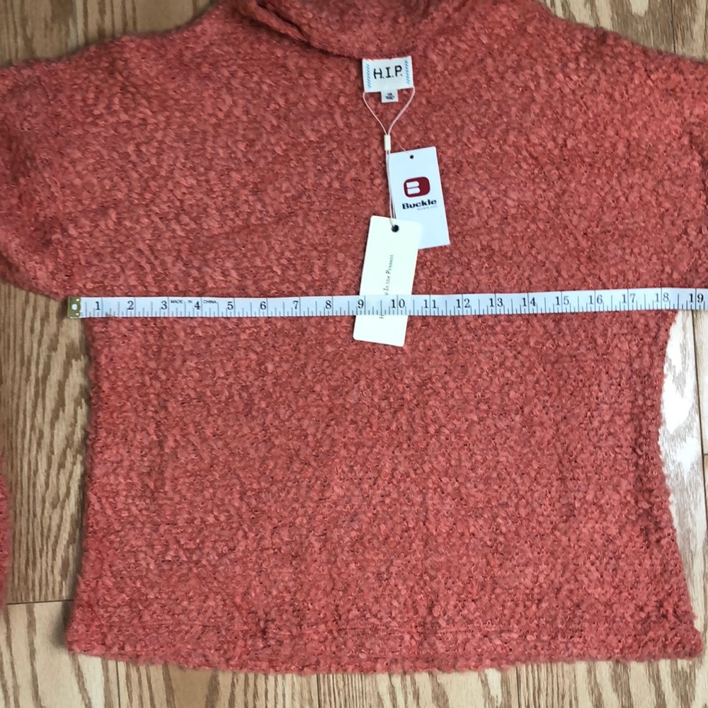 NWT H.I.P. Pink Rose Crop Sweater from Buckle - Picture 6 of 8